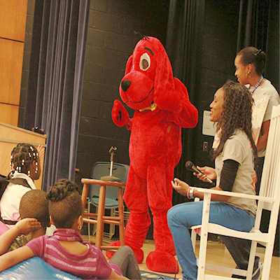 Clifford Reads Aloud