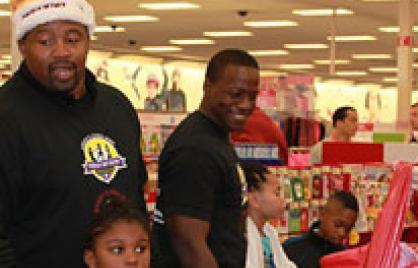 Redskins shopping with DCPS students